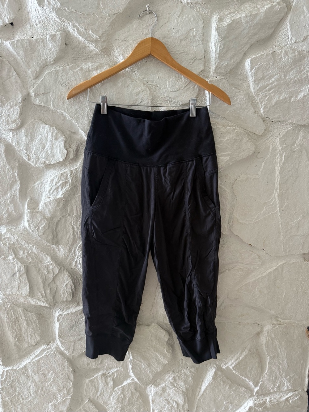 Lululemon Black High Waisted Cropped Joggers 6